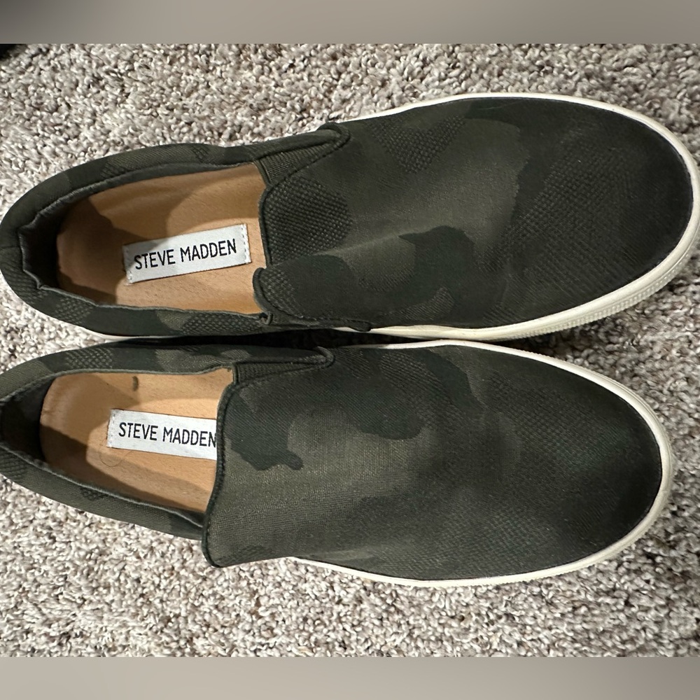 Steve Madden Gills Camo Canvas Slip On Shoes